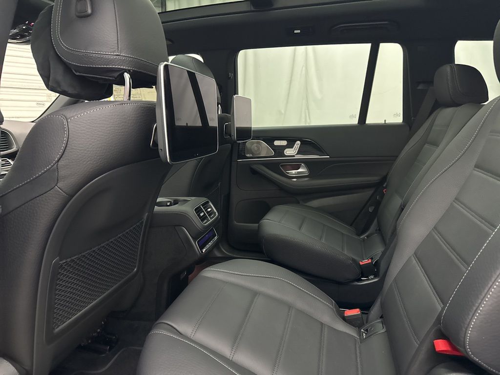 2026 Mercedes Benz GLS 580 4MATIC photo 14