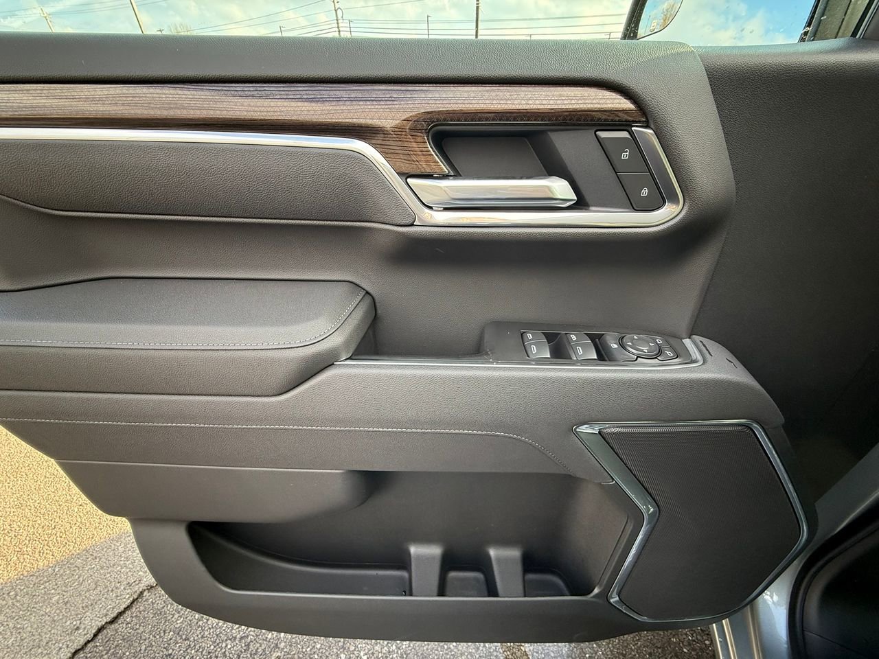 2025 Chevrolet Silverado 1500 LT photo 12