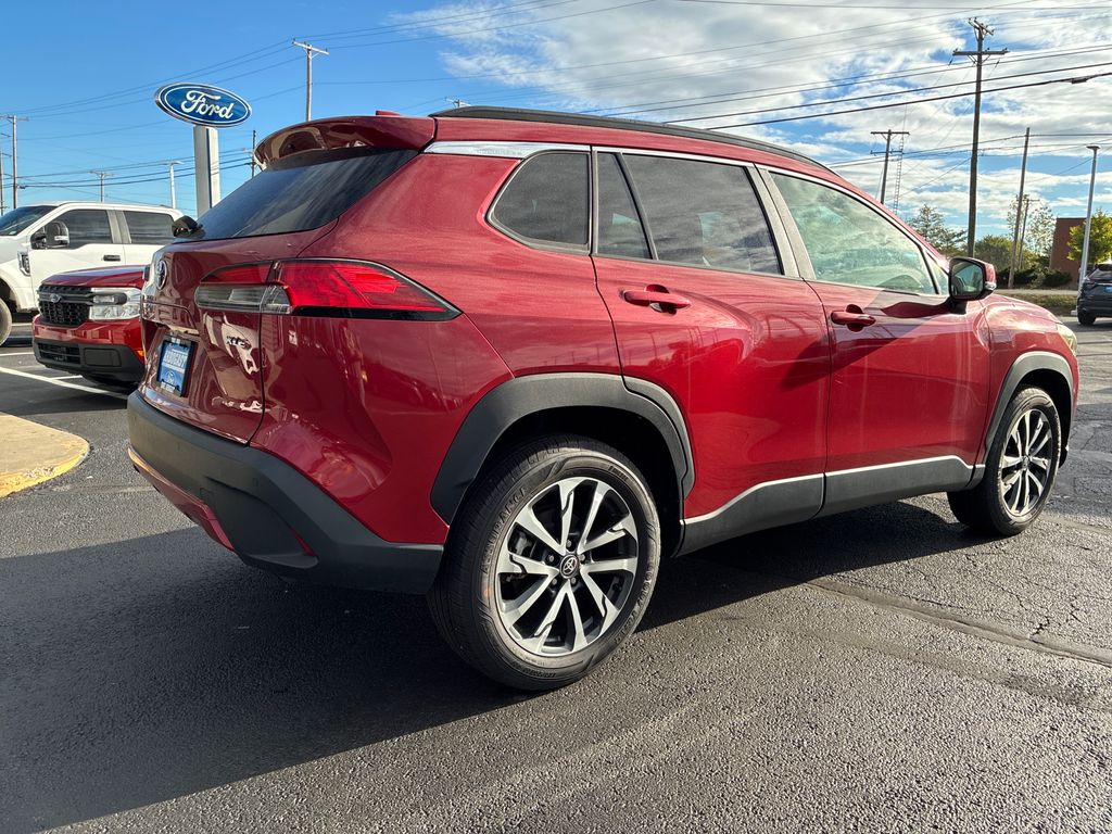 2022 Toyota Corolla Cross XLE photo 7