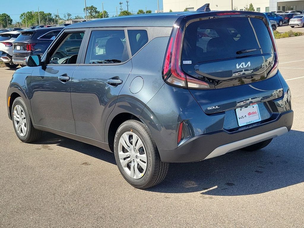 2025 Kia Soul LX S photo 7