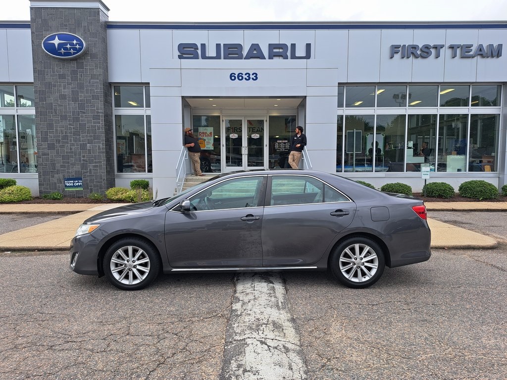 2012 Toyota Camry XLE photo 3