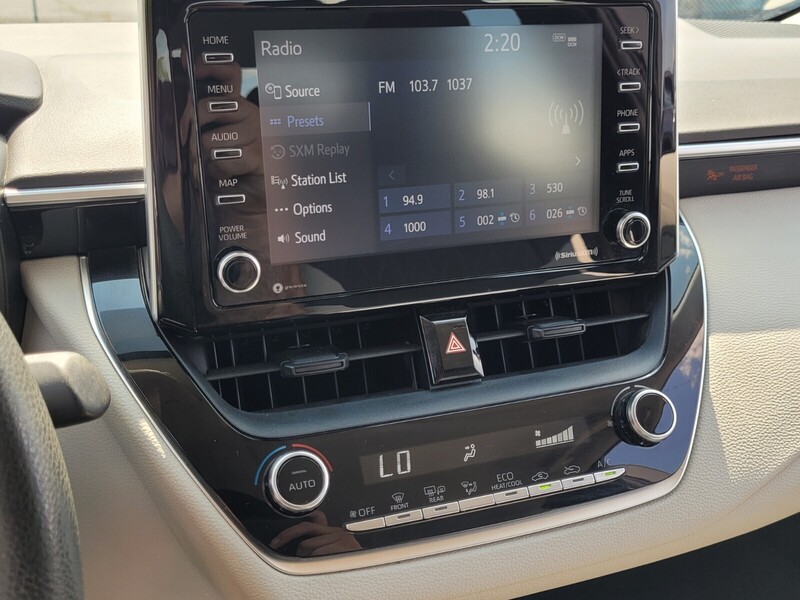 2021 Toyota Corolla LE photo 16