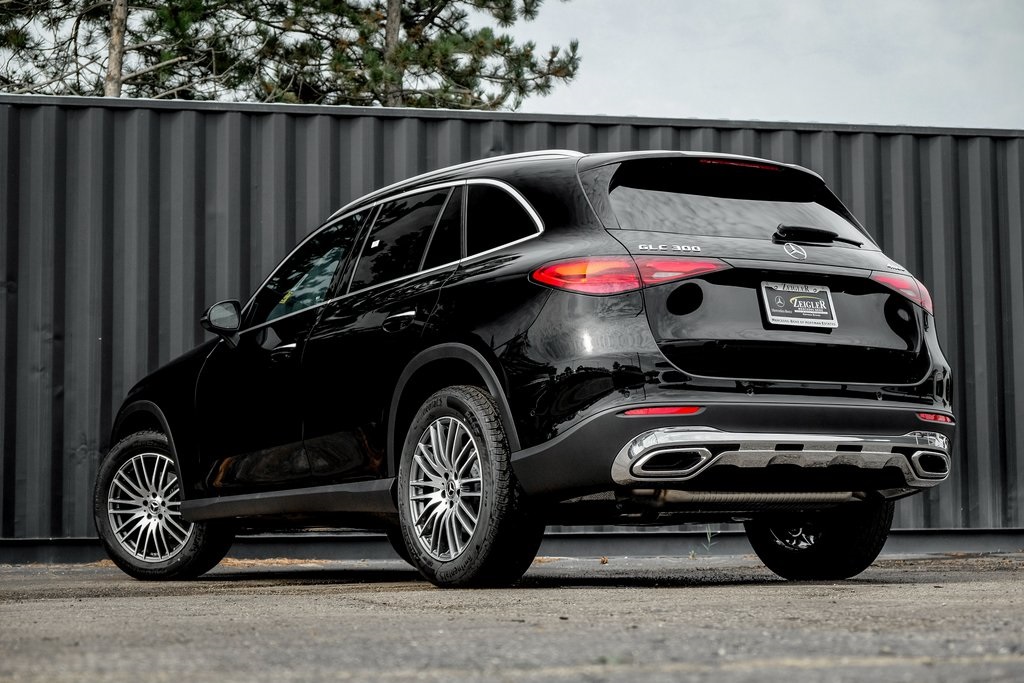 2026 Mercedes Benz GLC 300 4MATIC photo 2