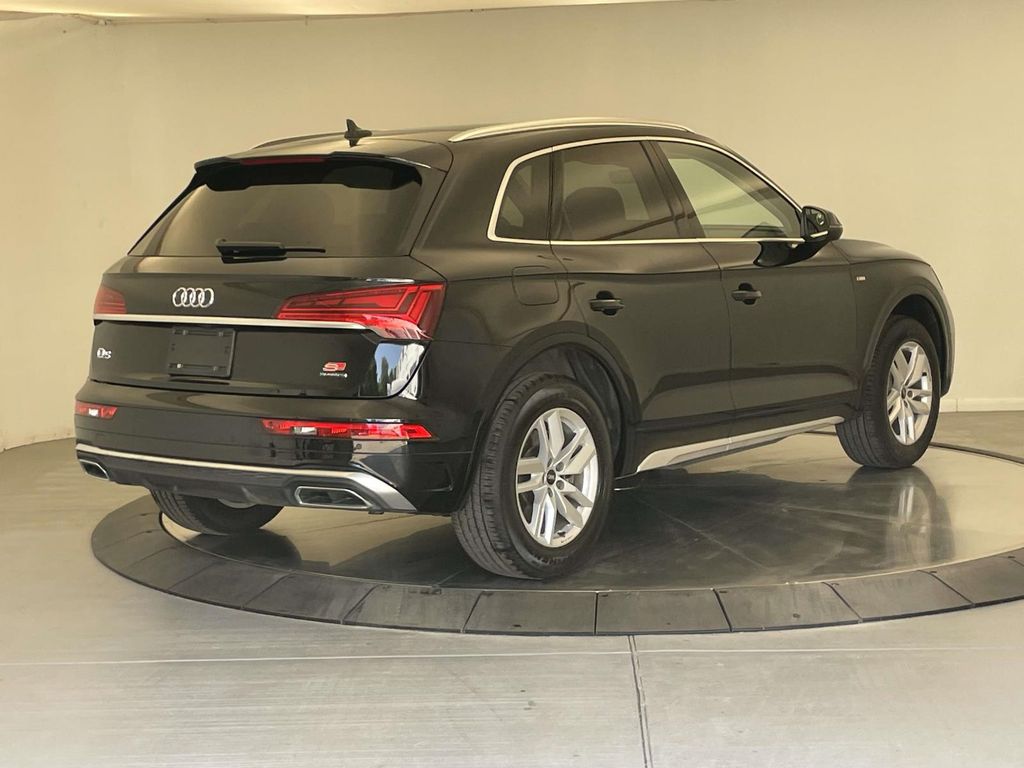 2022 Audi Q5 45 S line Premium photo 3