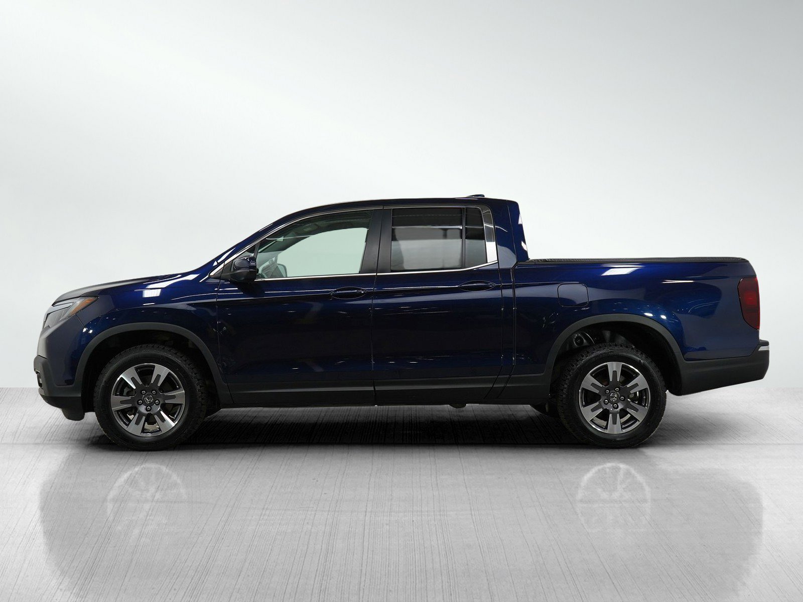 Used 2019 Honda Ridgeline RTL with VIN 5FPYK3F57KB029279 for sale in Burnsville, Minnesota
