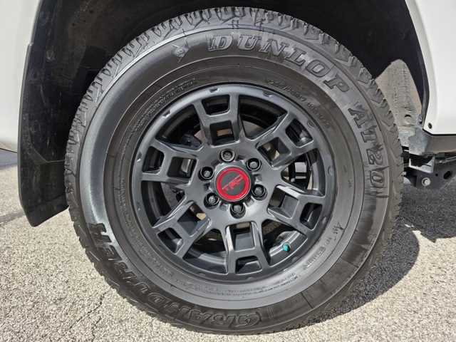 2024 Toyota 4Runner SR5 Premium photo 25