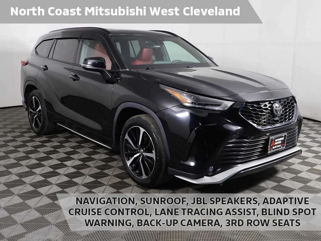 2022 Toyota Highlander XSE's photo