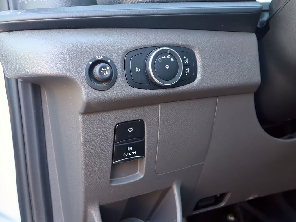 2021 Ford Transit XLT photo 4