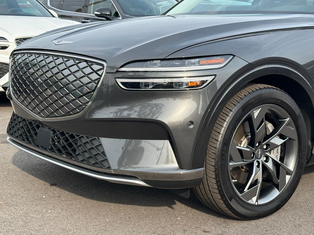 2025 Genesis Electrified GV70 Advanced photo 8