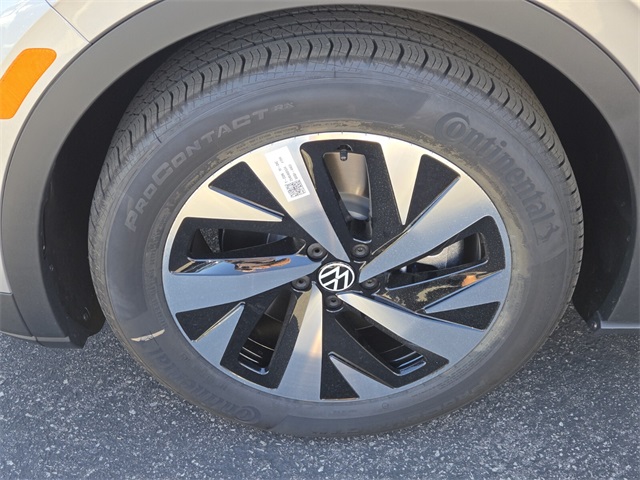 2025 Volkswagen ID.4 Pro photo 3