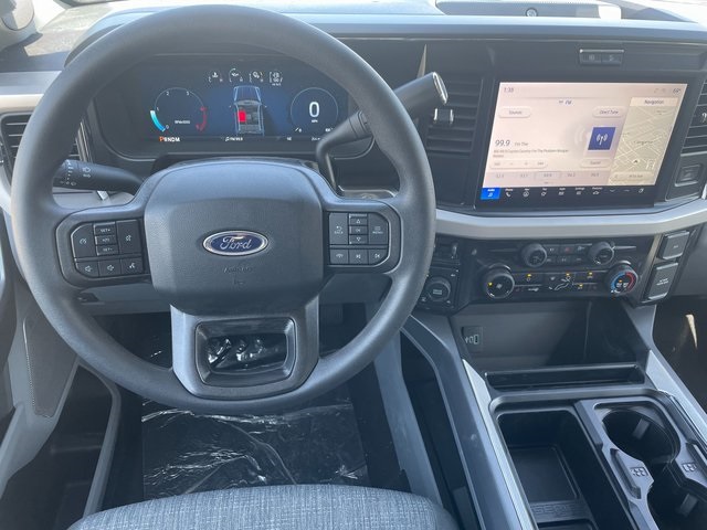 2025 Ford F-250 photo 3