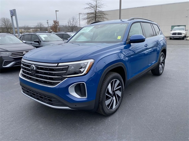 2025 Volkswagen Atlas SE Technology photo 3