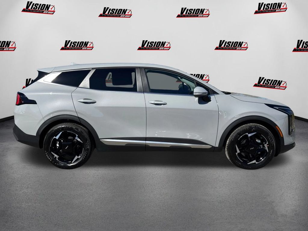 2026 Kia Sportage EX photo 4