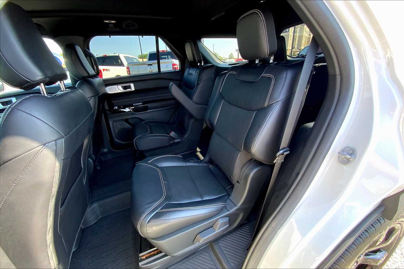 2023 Ford Explorer ST photo 19
