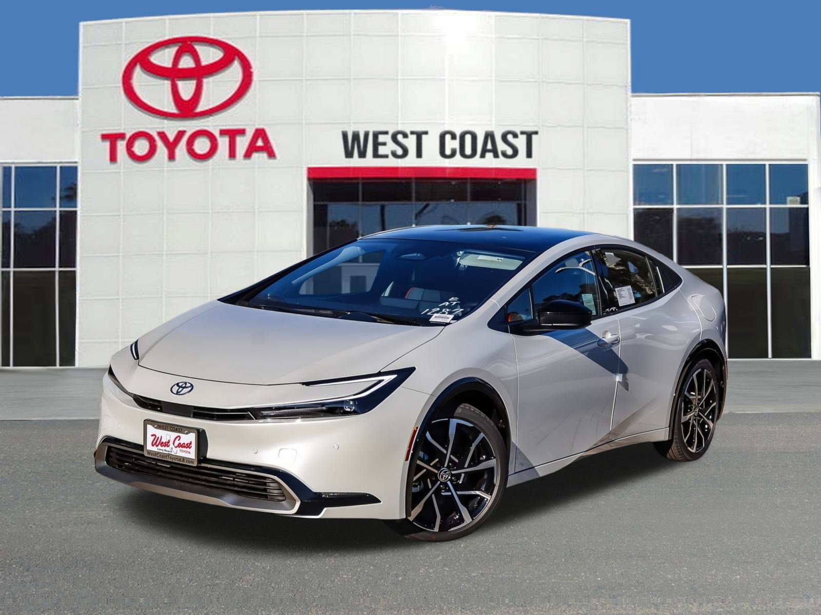 2026 Toyota Prius XSE Premium's photo