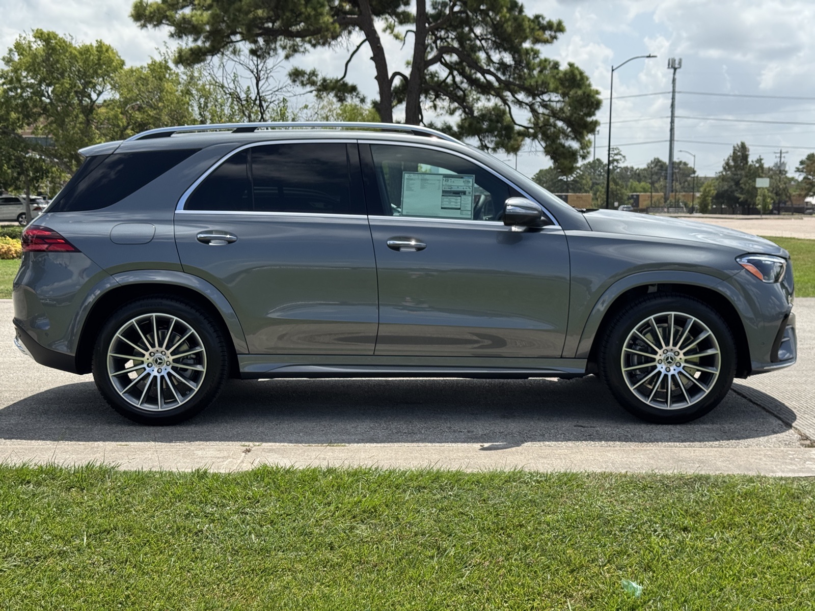 2026 Mercedes Benz GLE 350 photo 2