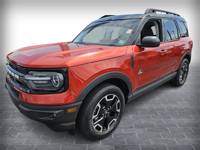 2023 Ford Bronco Sport Outer Banks photo 2