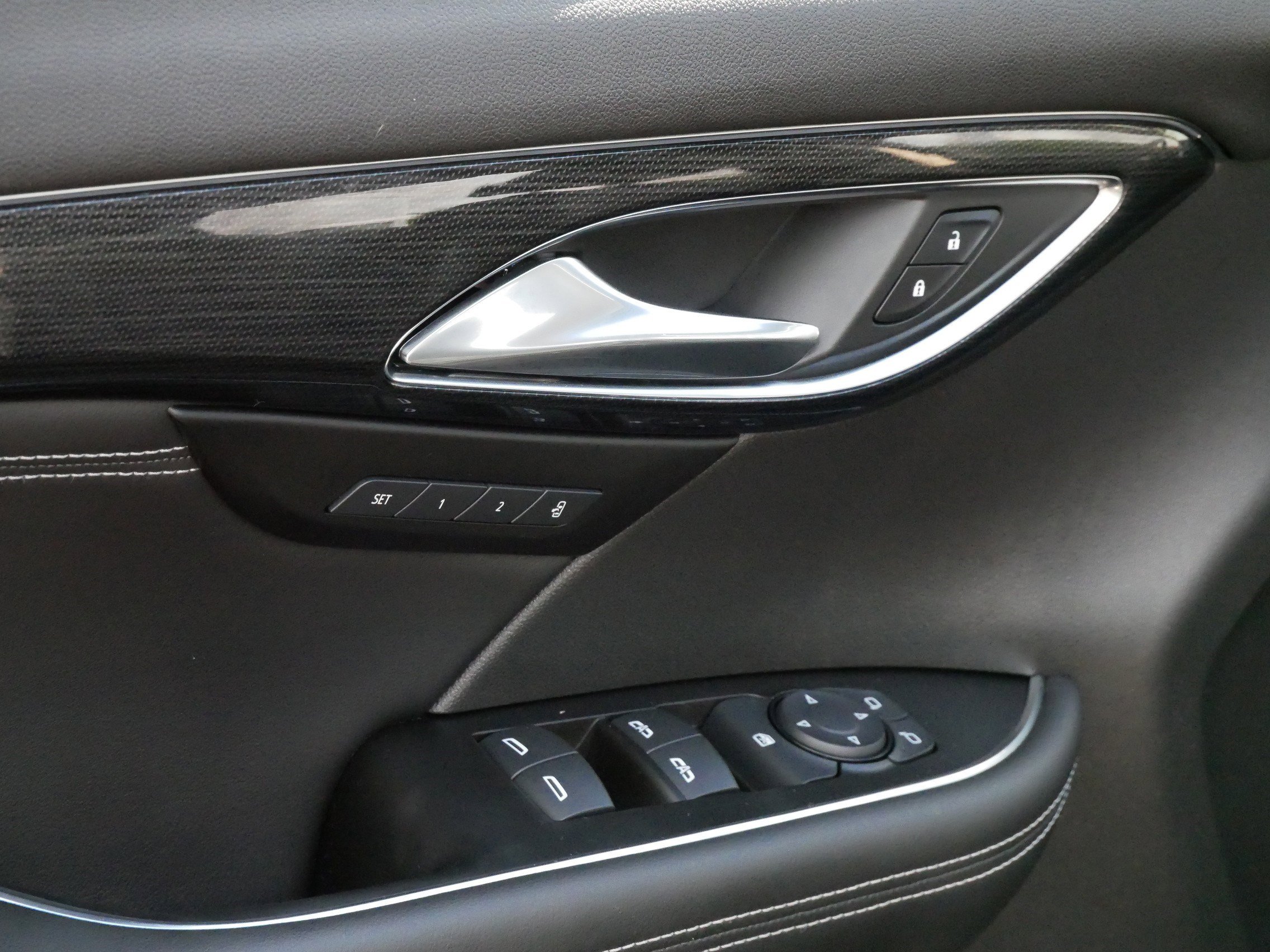 2021 Buick Envision Essence photo 19