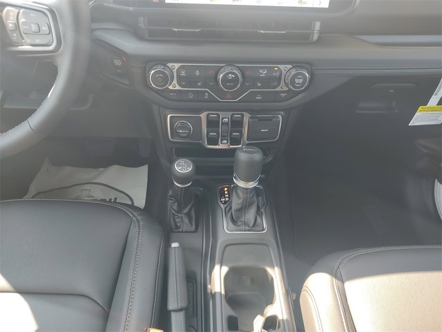 2025 Jeep Gladiator Sport photo 11