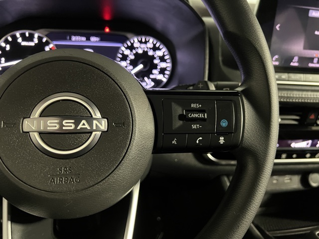 2022 Nissan Rogue SV photo 17