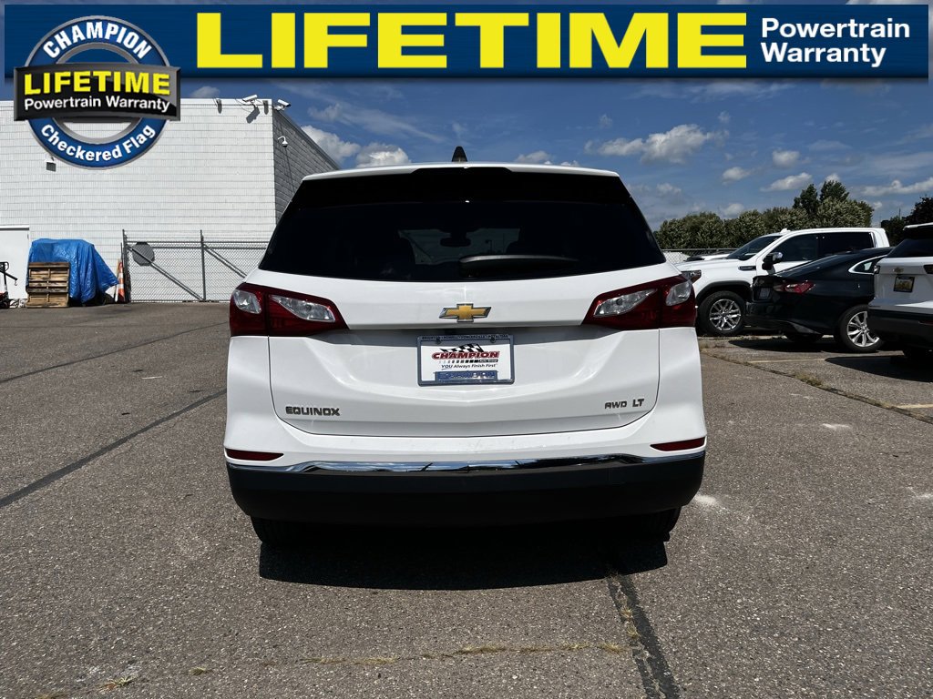 2021 Chevrolet Equinox LT photo 2