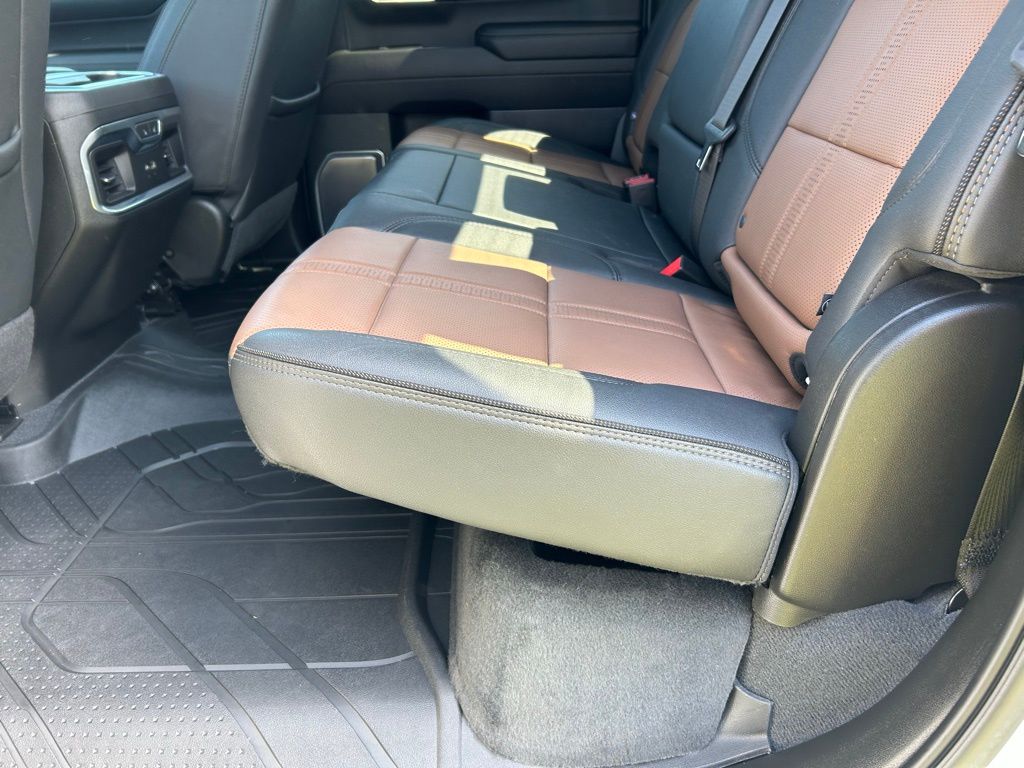 2023 Chevrolet Silverado 1500 High Country photo 28