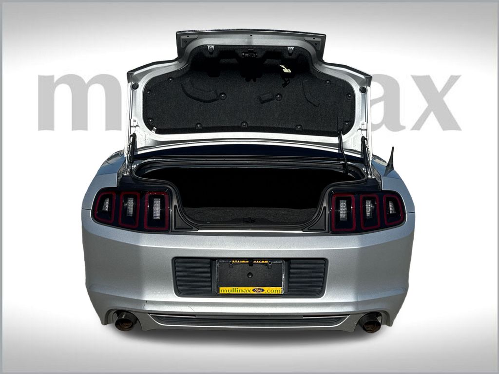 2014 Ford Mustang V6 Premium photo 21