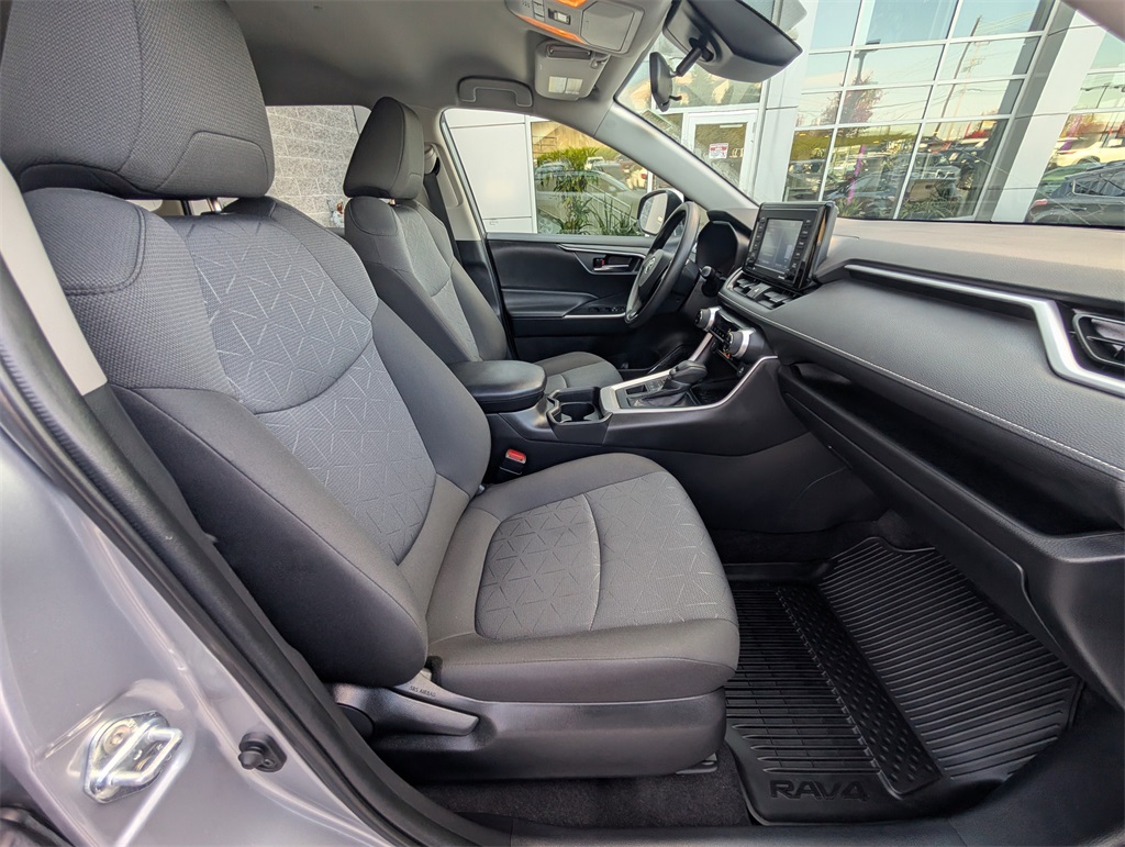 Used 2021 Toyota RAV4 XLE with VIN 2T3P1RFV2MC254783 for sale in Northfield, Minnesota