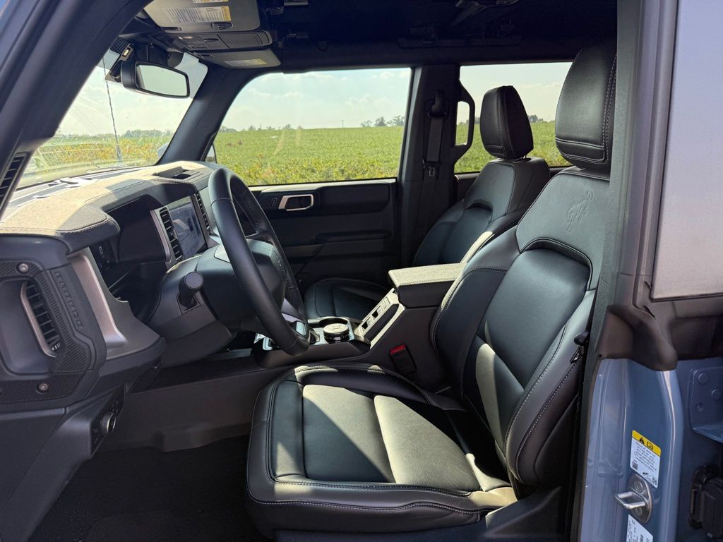 2025 Ford Bronco Outer Banks photo 4