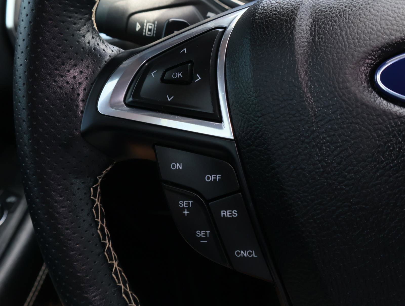 2022 Ford Edge ST photo 19