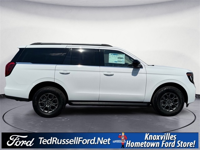 2025 Ford Expedition photo 3