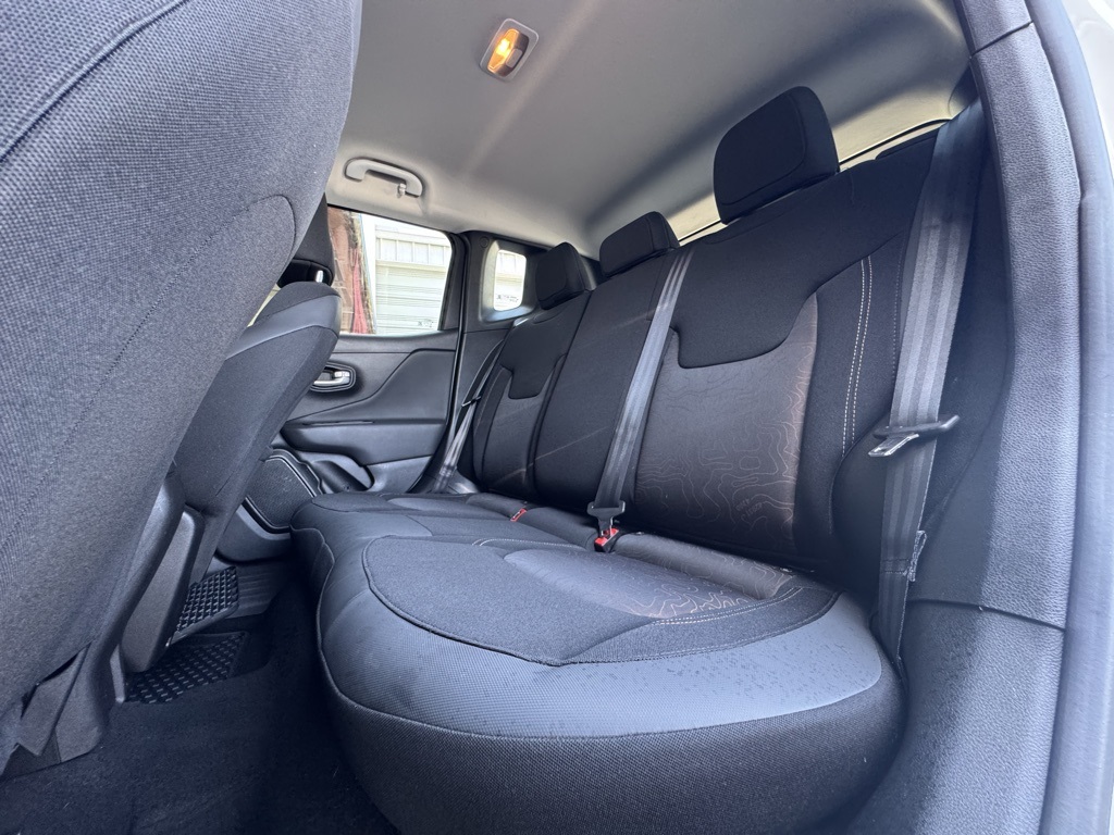 2023 Jeep Renegade Latitude Upland photo 14
