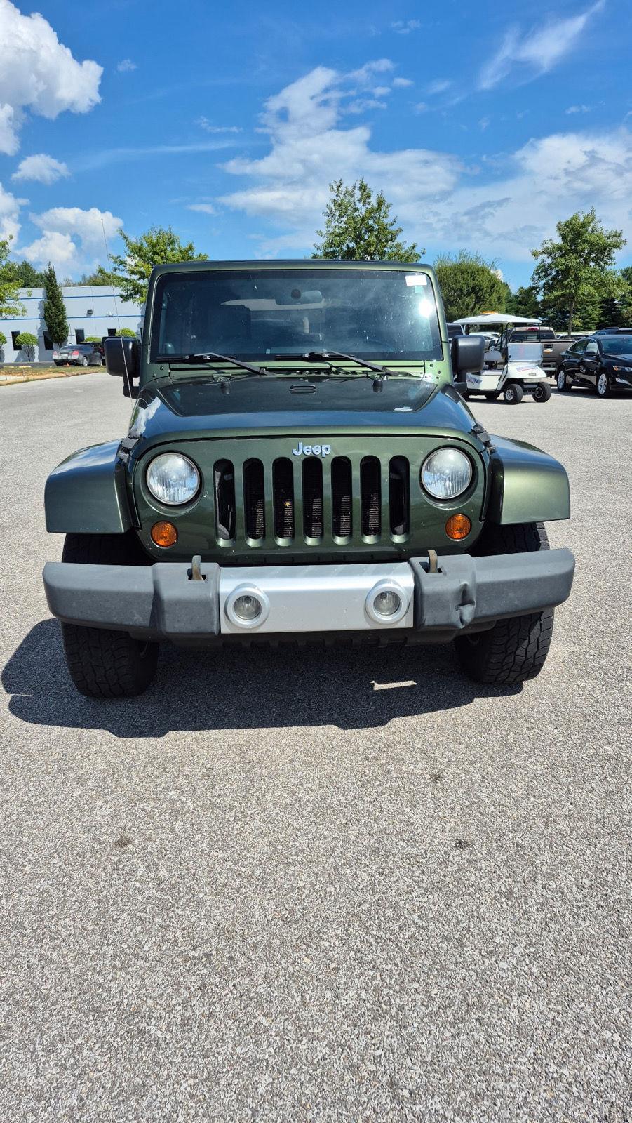 2008 Jeep Wrangler Unlimited Sahara photo 2