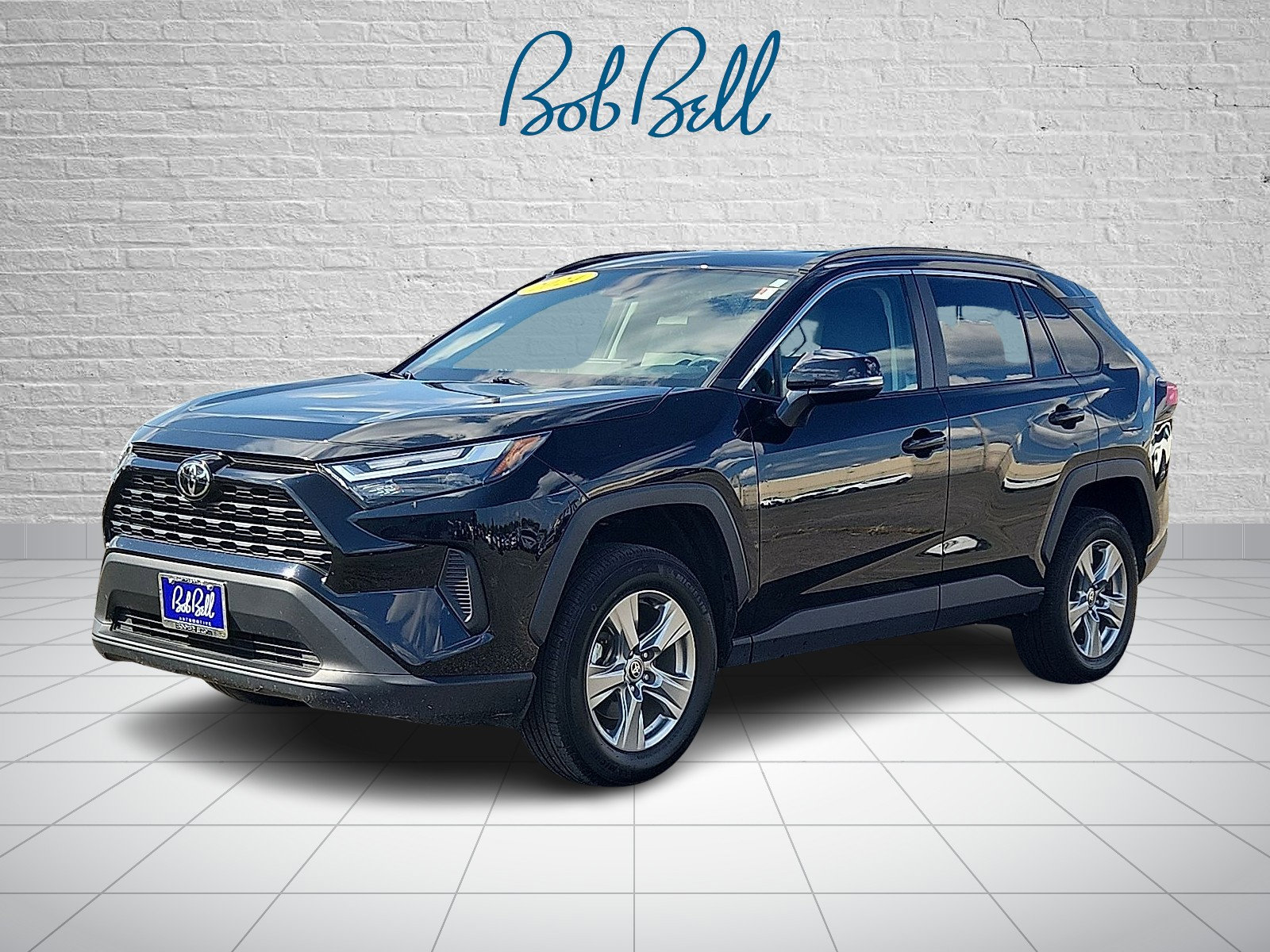 2024 Toyota RAV4 XLE photo 3
