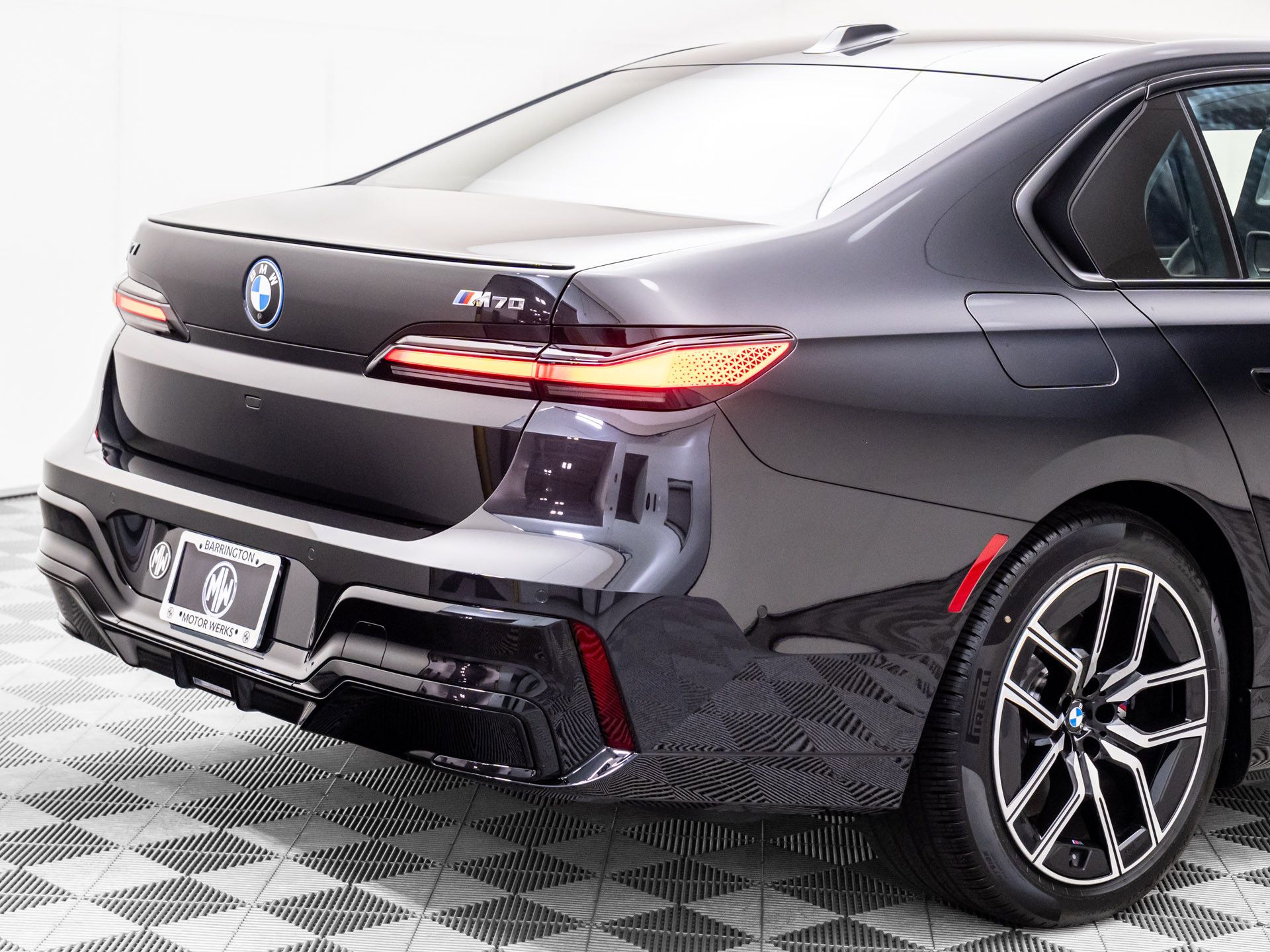 New 2025 Black Sapphire Metallic BMW M70 image 32