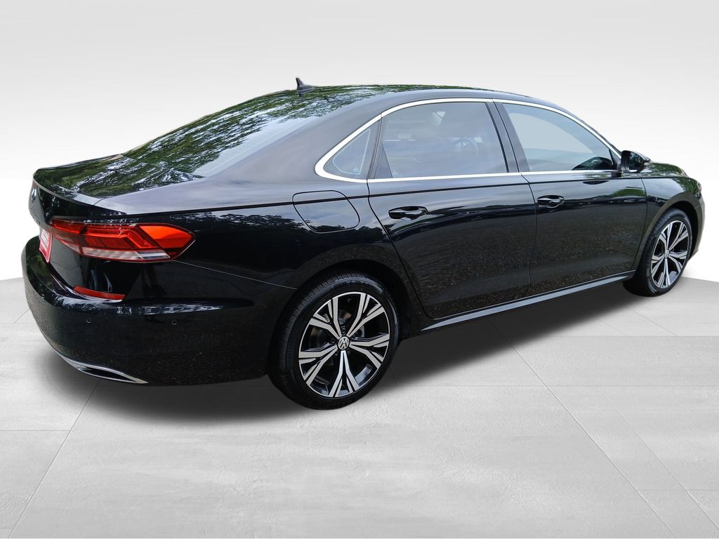 2020 Volkswagen Passat 2.0T SEL photo 5