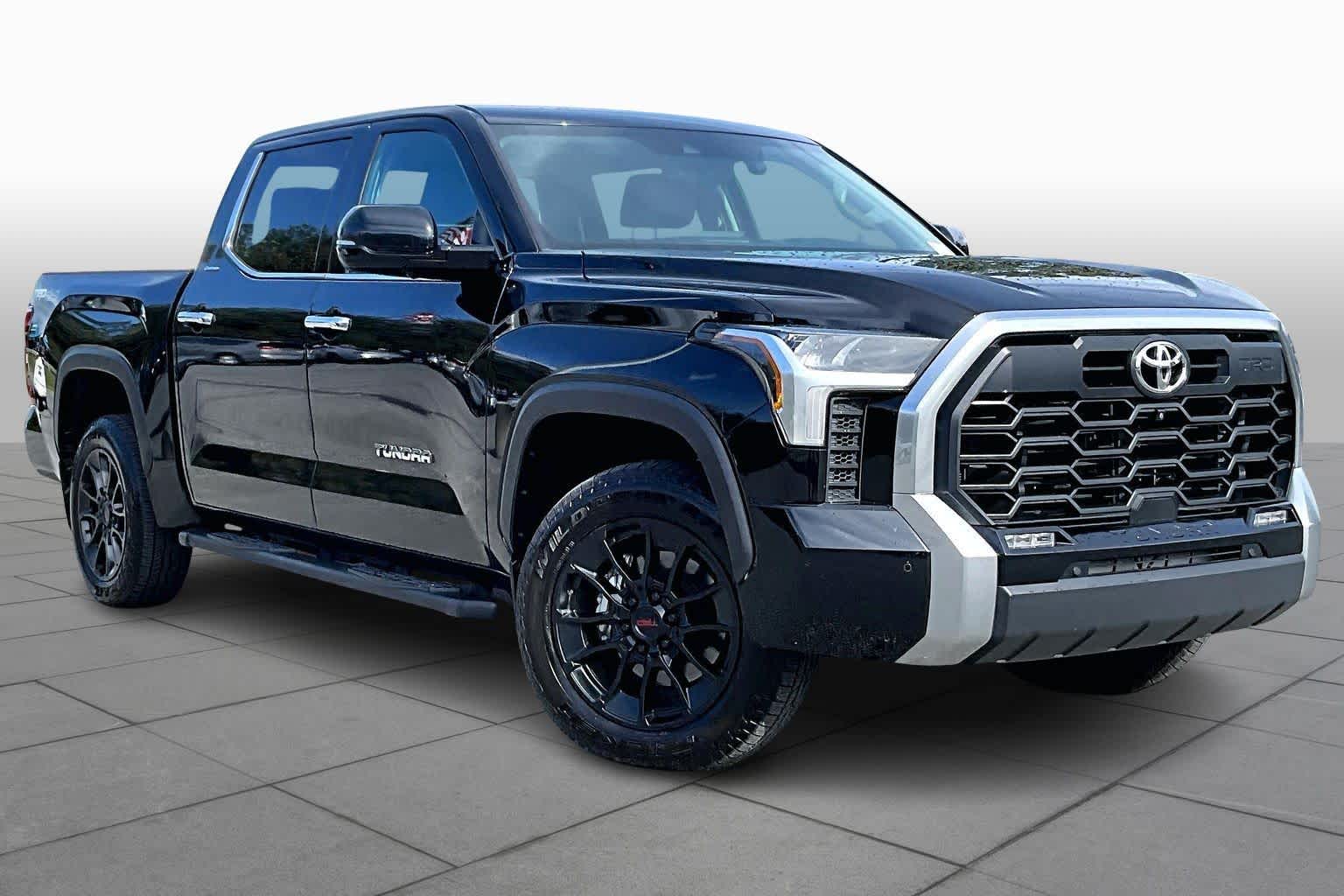 2023 Toyota Tundra Limited CrewMax photo 2