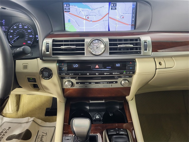 2016 Lexus LS 460 photo 15