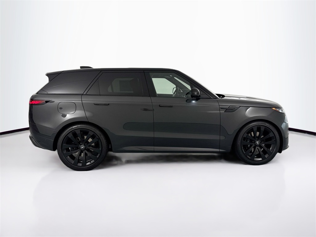 2025 Land Rover Range Rover Sport SE photo 4
