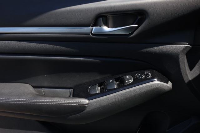 2023 Nissan Altima 2.5 SV photo 21