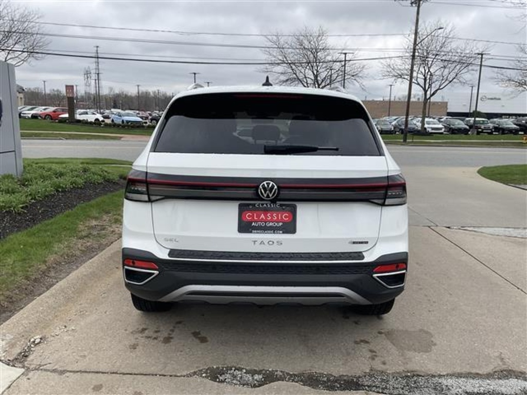 2025 Volkswagen Taos SEL photo 2