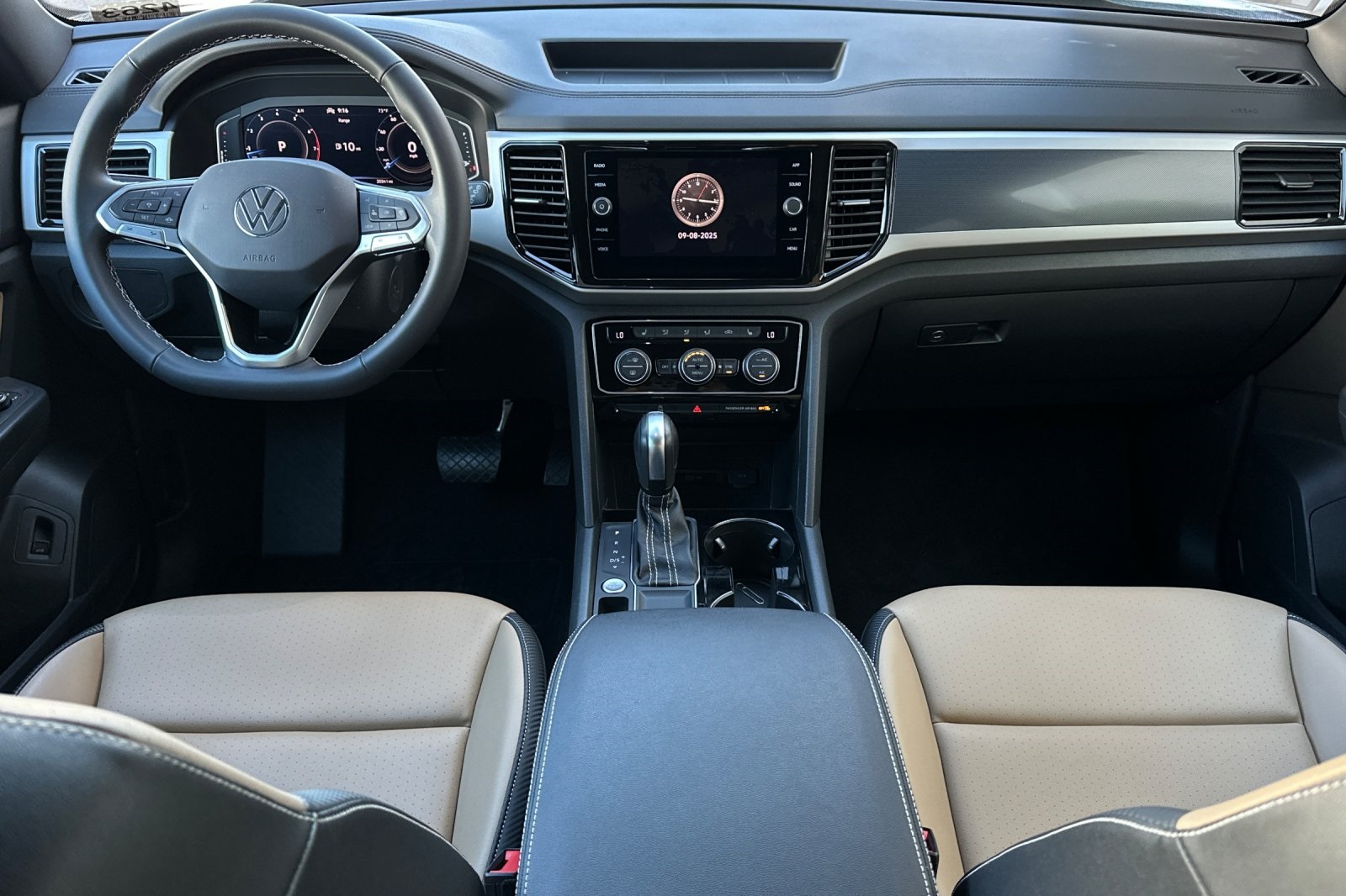 2023 Volkswagen Atlas Cross Sport SE Technology photo 13