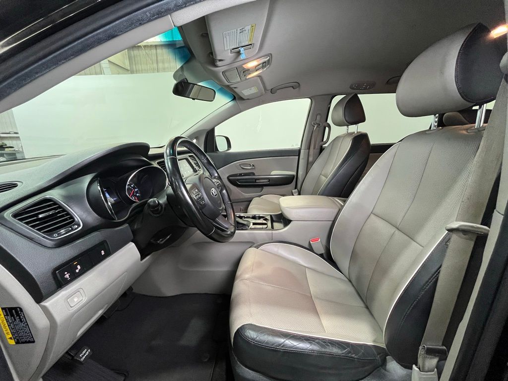 2020 Kia Sedona EX photo 16