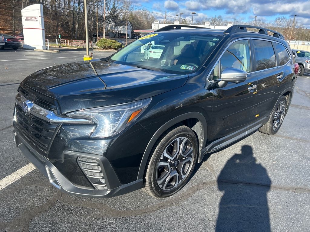 2023 Subaru Ascent Touring's photo