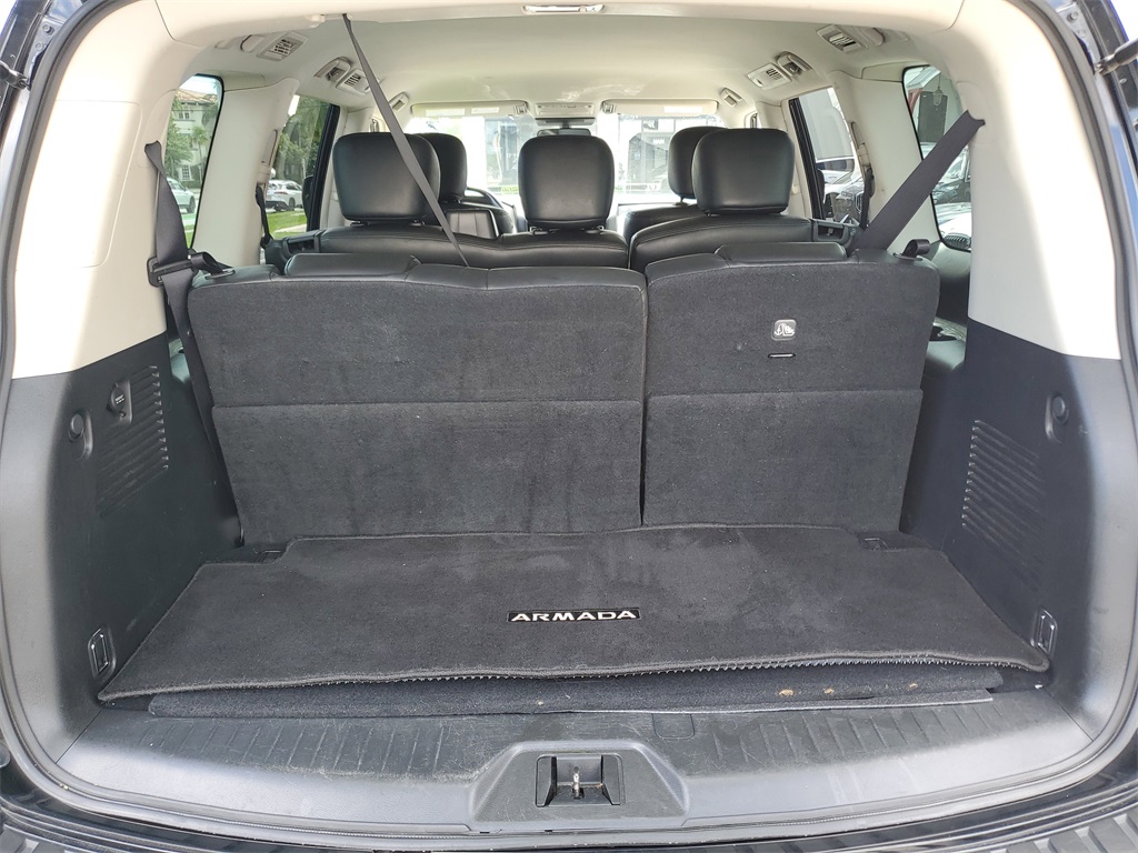 2022 Nissan Armada SV photo 9