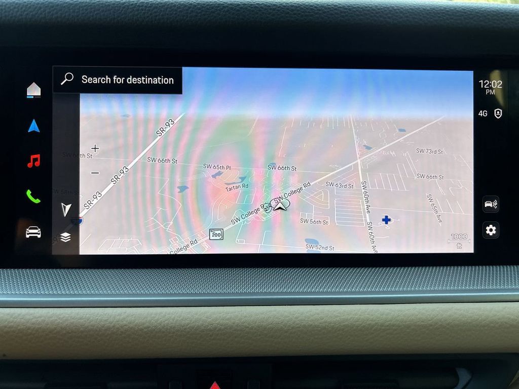2025 Porsche Cayenne Base photo 22
