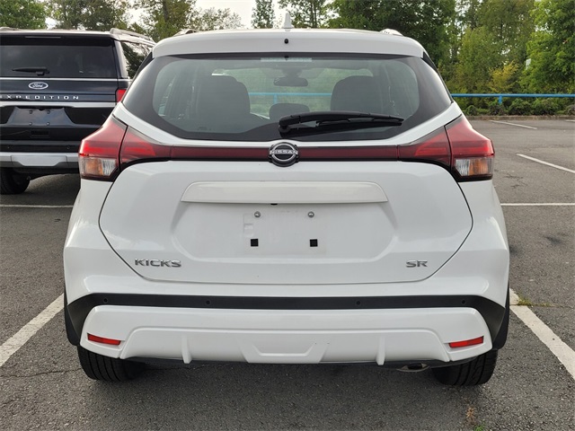 2023 Nissan Kicks SR photo 3