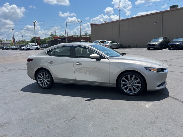 2025 Mazda Mazda3 2.5 s Preferred photo 4