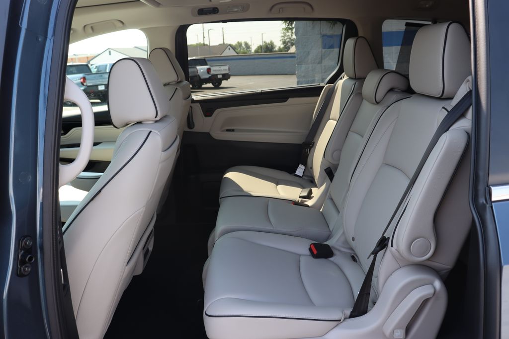 2026 Honda Odyssey Touring photo 11
