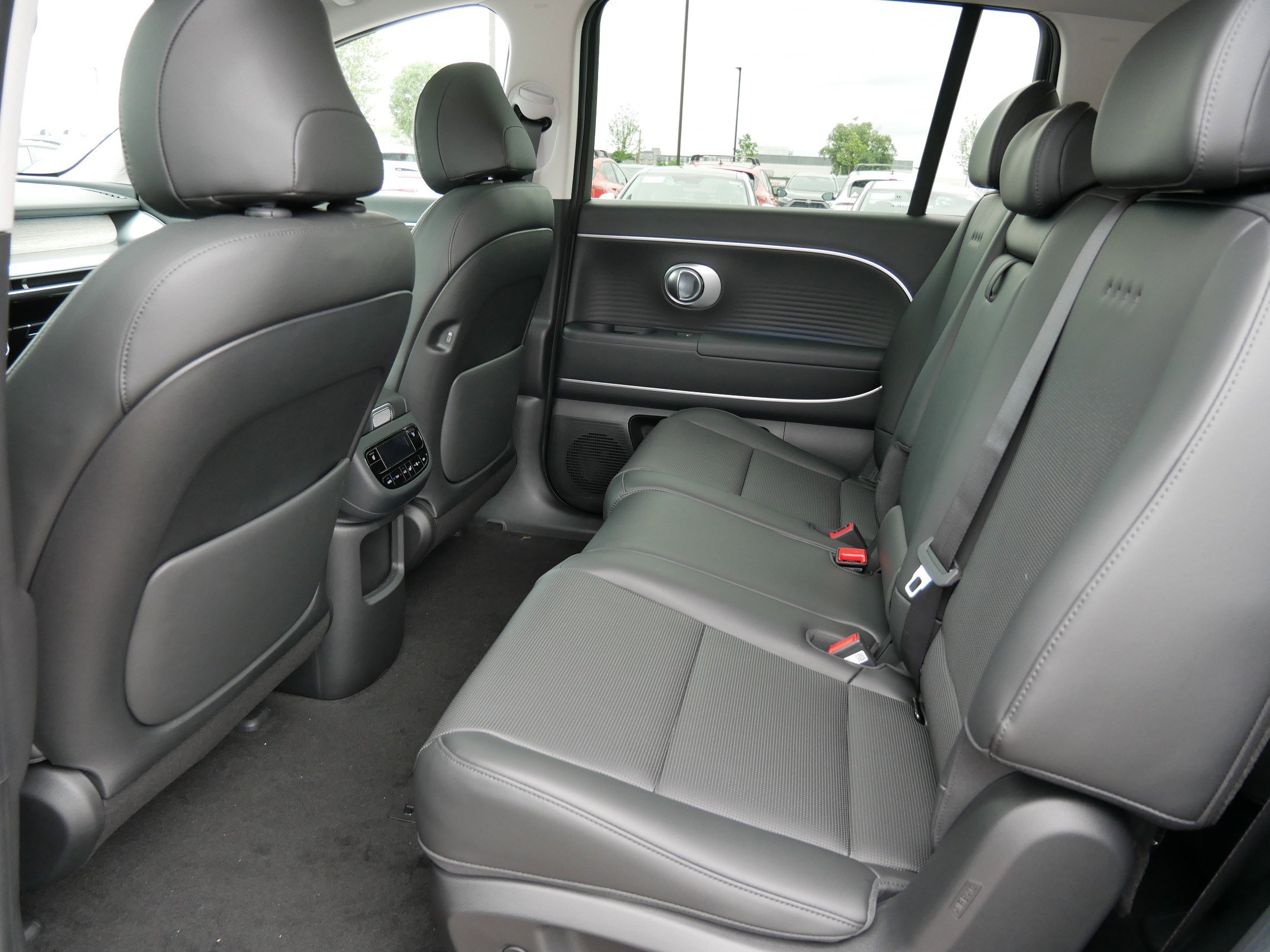 2026 Hyundai Ioniq SEL photo 7